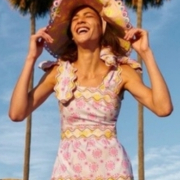 CeliaB Dresses & Skirts - CeliaB Elara Midi Dress